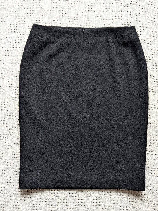 Vtg Christian Dior Pencil Skirt 100% Wool Crepe, 100% Silk Lining Sz. 12 - Picture 2 of 6